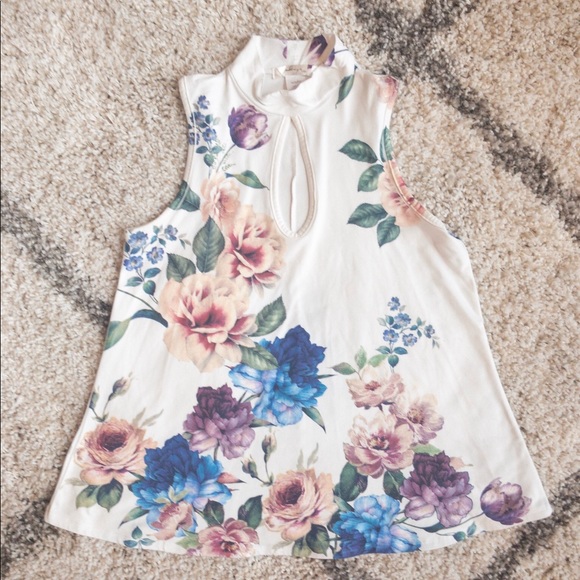 Tops - ✨5/$30✨ Mockneck Floral Pastel Sleeveless Top